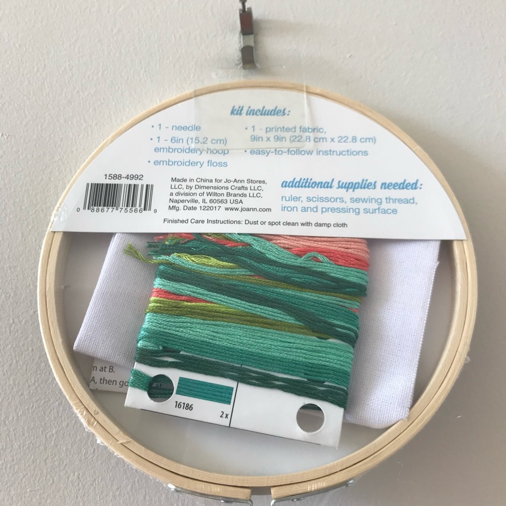 Live Simply Embroidery Kit - Picture 4 of 5